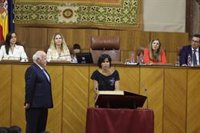 Diputados de Vox acatan el Estatuto andaluz "por España" y Teresa Rodríguez la Constitución "porque lo exige la ley"