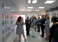 La Reina Sofía visita el Banco de Alimentos de Asturias en una jornada marcada por el calor