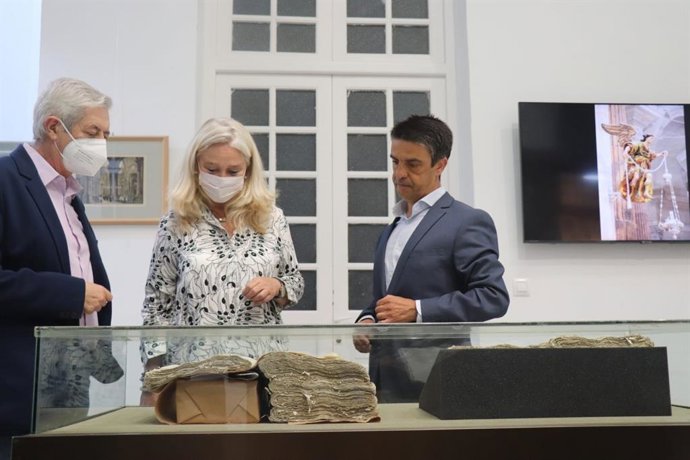 Mercedes Colombo protagoniza la inauguración de la exposición 'La Catedral nueva en papel: Trescientos años de Historia (1722-2022)'