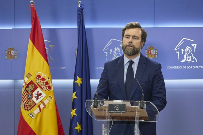 El portavoz de Vox en el Congreso, Iván Espinosa de los Monteros, interviene en una rueda de prensa posterior a una Junta de Portavoces, en el Congreso de los Diputados, a 28 de junio de 2022, en Madrid (España).