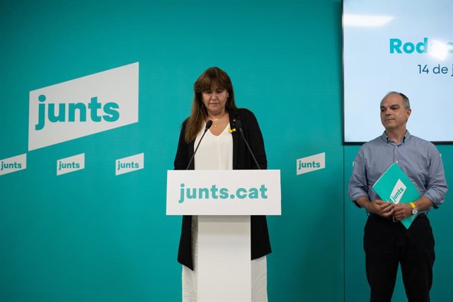 La presidenta del Parlament i de Junts, Laura Borràs, amb el secretari general del partit, Jordi Turull