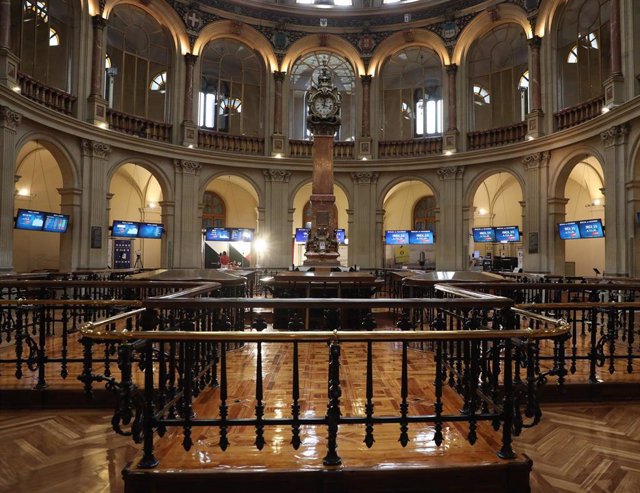 Archivo - Interior del Palacio de la Bolsa, a 22 de abril de 2022, en Madrid (España).