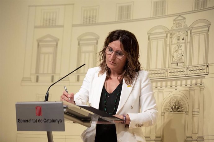 La consellera de la Presidencia de la Generalitat de Cataluña, Laura Vilagr, comparece tras una reunión, en el Palau de la Generalitat, a 8 de julio de 2022, en Barcelona, Cataluña (España). La consellera se ha reunido con el ministro de la Presidencia