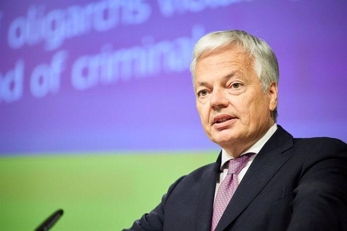 Archivo - HANDOUT - 25 May 2022, Belgium, Brussels: European Commissioner for Justice Didier Reynders speaks during a press conference on the New EU rules on freezing and confiscating assets of oligarchs violating restrictive measures and of criminals a