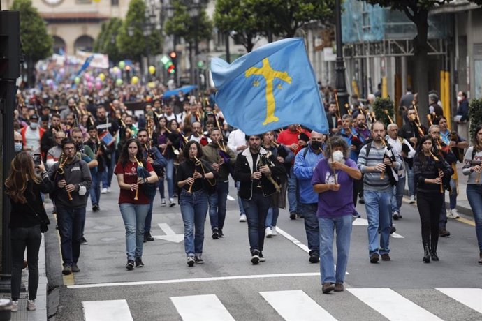 Archivo - Manifestación en Oviedo por la oficialidad del asturiano y el gallego-asturiano