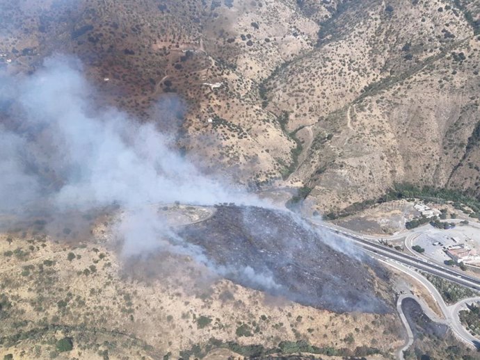 Declarado un incendio en el paraje Montes de Málaga