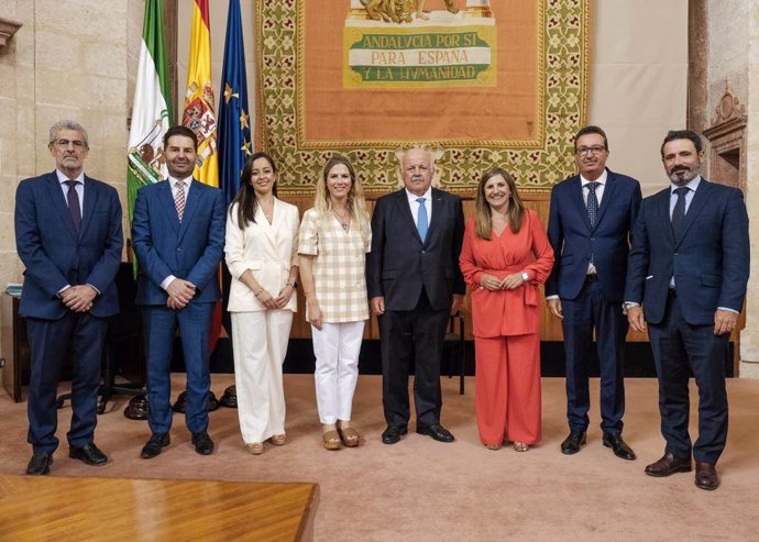 Los miembros de la Mesa del Parlamento andaluz de la XII Legislatura.