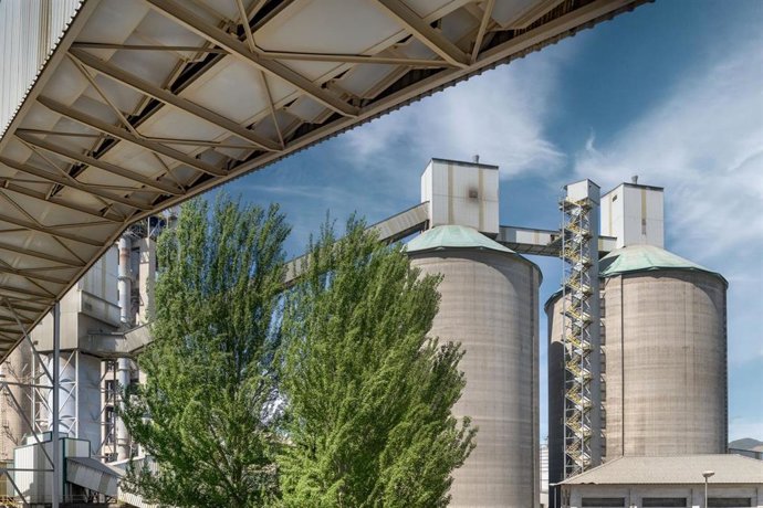 Archivo - Fábrica de cemento