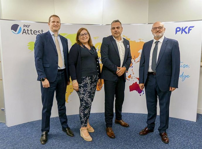 Representantes de PKF Attest y Grupo Castilla.