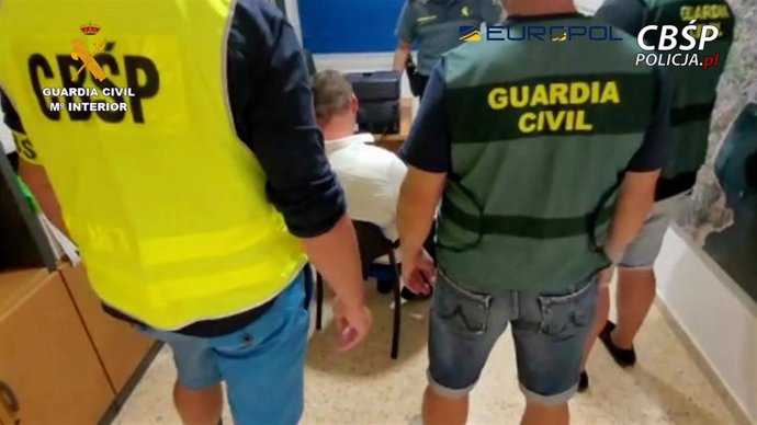 La Guardia Civil de Alicante, en coordinación con la División Especial de Narcotráfico y Crimen Organizado de la Policía de Polonia, ha logrado detener en la localidad de Altea a "un peligroso criminal" de ese país