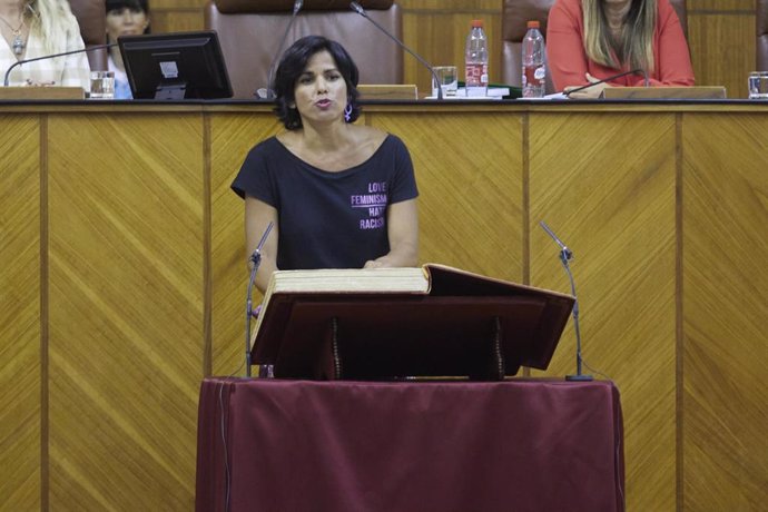 La portavoz del grupo parlamentario Adelante Andalucía, Teresa Rodríguez, toma posesión de su cargo durante la sesión constitutiva del Parlamento andaluz de la XII Legislatura en el Parlamento de Andalucía, a 14 de julio de 2022 en Sevilla (Andalucía, E