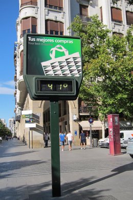 Archivo - Foto de archivo de un termómetro a 41 grados centígrados, en Zaragoza.