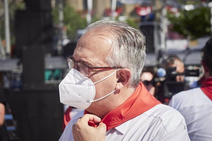 El alcalde de Pamplona, Enrique Maya, durante las fiestas de San Fermín 2022.