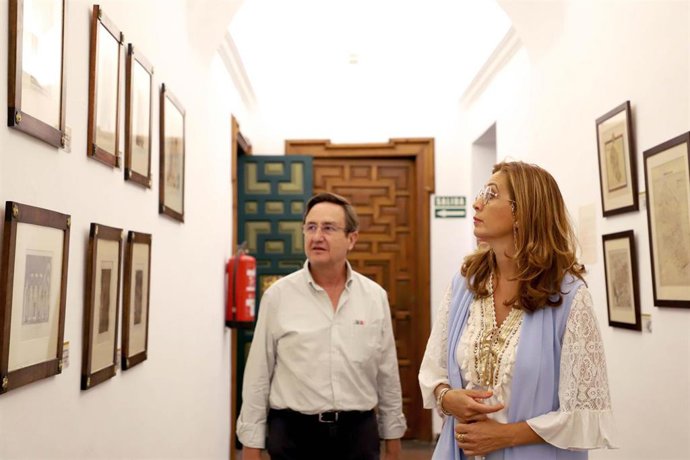 Felisa Cañete visita la Galería de los Grabados.
