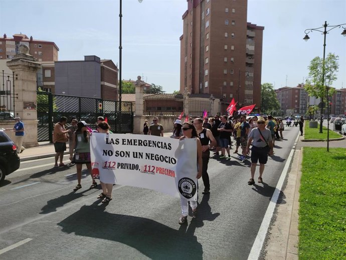 Manifestación de trabajadores del 112 y del 061 de Castilla y León.