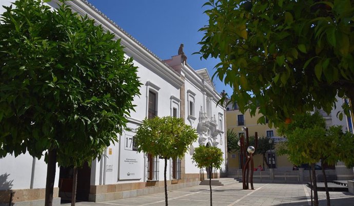 Archivo - Patio de los Naranjos de la Asamblea de Extremadura