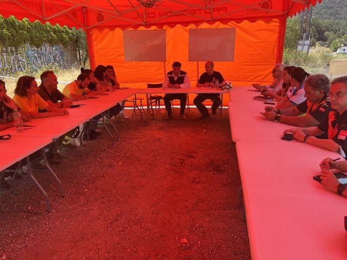 Reunión del centro operativo del incendio de Collado Mediano