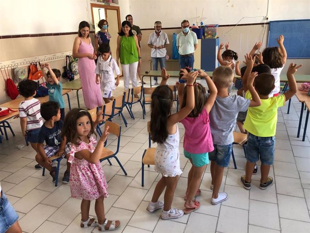 Visita a la escuela de verano de Lopera