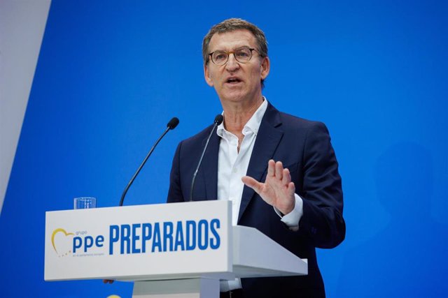 El presidente del PP, Alberto Núñez Feijóo, inaugura el curso ‘Fortalecer Europa con una alternativa para la mayoría’, a 13 de julio de 2022, en San Lorenzo de El Escorial, Madrid (España).