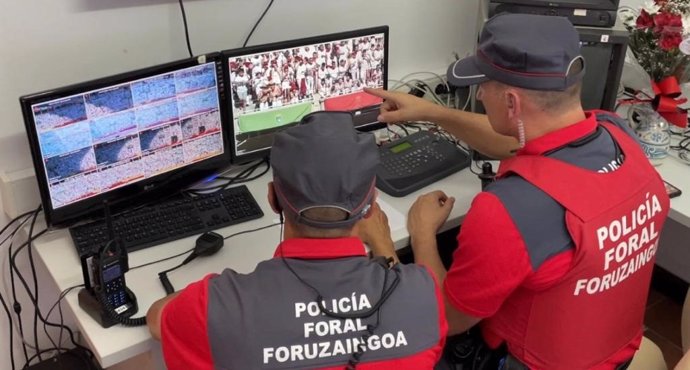 Control de espectadores en la Plaza de Toros de Pamplona