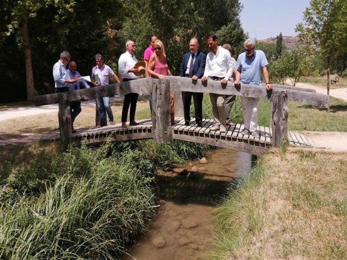Visita a las obras de acondicionamiento medioambiental en Berlanga de Duero (Soria) .