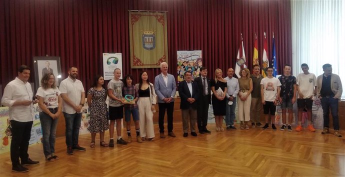 El Alto Comisionado contra la Pobreza Infantil reconoce al Consejo de Infancia y Juventud de Logroño con el premio 'Rompe el círculo'