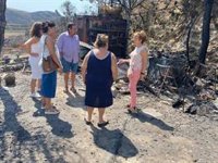 Carmen Collado, vicepresidenta tercera de Diputación de Cádiz, visita zonas afectadas del incendio de Jerez