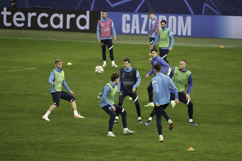 Archivo - Jugadores del Zenit de San Petersburgo antes de un partido de la Liga de Campeones