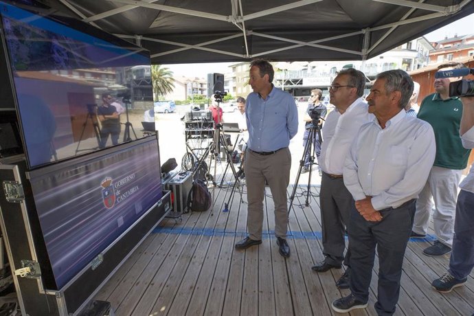 El Presidente De Cantabria, Miguel Ángel Revilla, Y El Consejero De Obras Públicas, José Luis Gochicoa, Presentan El Portal Web Www.Playascantabria.Es, Que Informa En Tiempo Real Del Estado De Los Principales Arenales