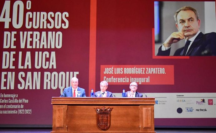 El expresidente del Gobierno José Luis Rodríguez Zapatero participa en los cursos de verano de la Universidad de Cádiz (UCA) en San Roque (Cádiz).