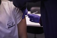 Bajan casi un 3,5% los hospitalizados por COVID-19 en la última semana pero se registran 618 muertos