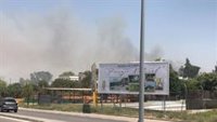 Un nuevo foco activo en el incendio de Jerez (Cádiz) provoca desalojos en la barriada de la Teja