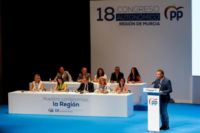 Congreso autonómico del Partido Popular de la Región de Murcia. En la imagen Joaquin Segado se dirige al público