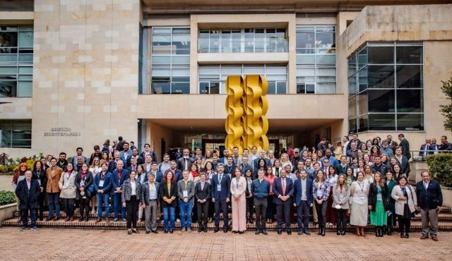El Ayuntamiento de Zaragoza cede la presidencia del CIDEU a Bogotá durante la celebración de su XXIV Congreso