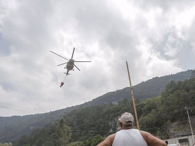 Archivo - Helicóptero México