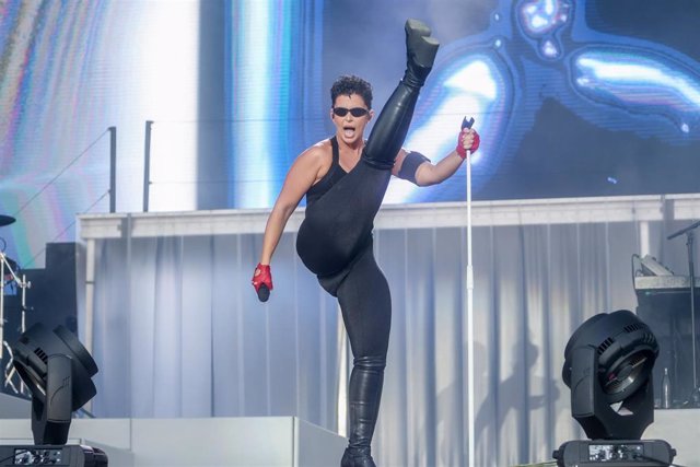 Nathy Peluso durante un concierto en el Festival Mad Cool 2022, en Valdebebas, a 10 de julio de 2022, en Madrid (España). +