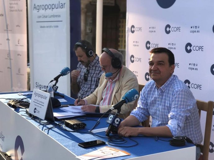 El consejero de Agricultura, Agua y Desarrollo Rural, Francisco Martínez Arroyo, en Agropopular.