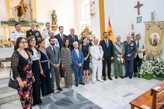 El alcalde asiste a la misa en honor a la Virgen del Carmen, patrona de Pescadería, la Armada y gente del mar