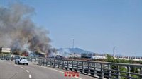 Extinguido el incendio que ha obligado a cerrar el Aeropuerto de Sabadell (Barcelona)
