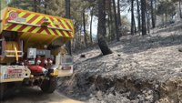 La Bomberos continúan vigilando el incendio de Collado Mediano tras dar por finalizadas las labores de remate