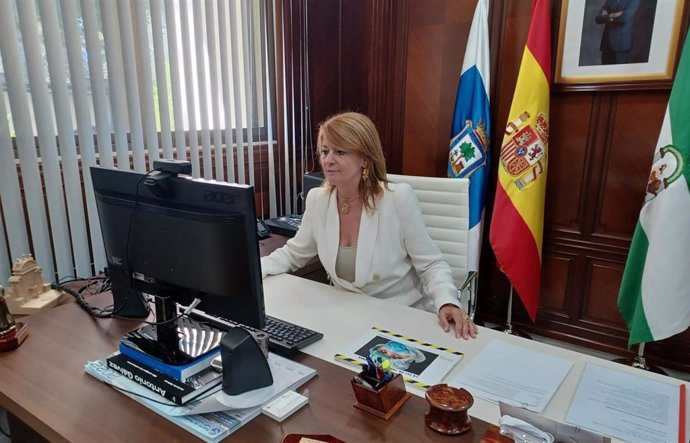 La presidenta del Puerto de Huelva, Pilar Miranda.