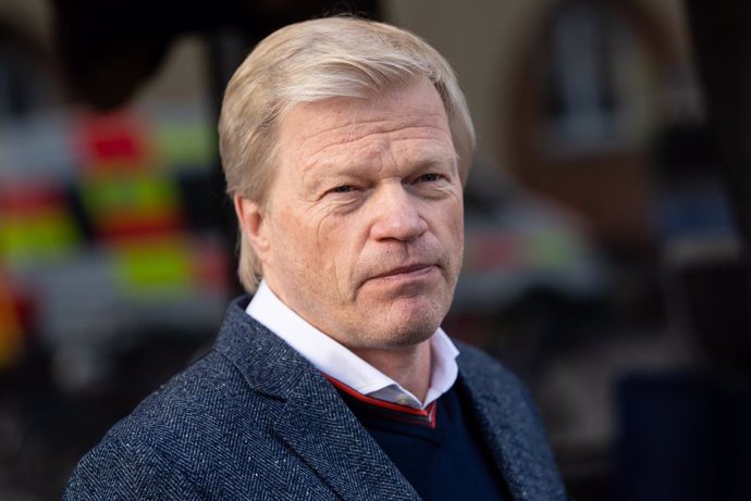 Archivo - 14 February 2022, Bavaria, Munich: Oliver Kahn, Chairman of the Board of FC Bayern Munich AG, arrives at Wettersteinplatz for the presentation of the vaccination streetcar. The streetcar stops at a different location in the city every day. Peo