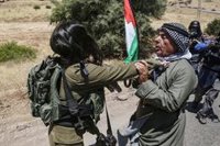 Lapid promete una respuesta contundente a los ataques desde Gaza en medio de nuevas operaciones israelíes