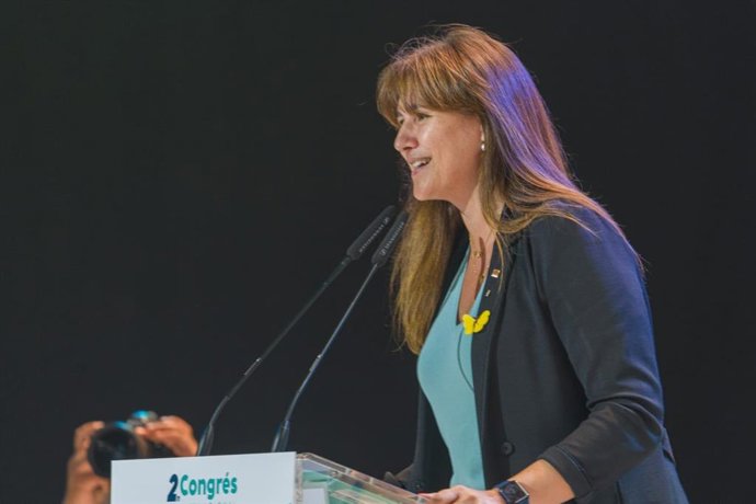 La presidenta de Junts, Laura Borrs, durant la clausura de la segona part del congrés del partit