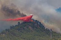 Bombers plantea confinar también Navarcles y Sant Fruitós (Barcelona) por el incendio de Vilomara