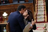 Sánchez agradece a Lastra su "compromiso" y la califica como "socialista ejemplar": "Seguiremos trabajando juntos"