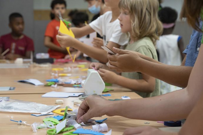 Fundación Bancaja acerca el arte a niños en riesgo de exclusión social en su escuela de verano