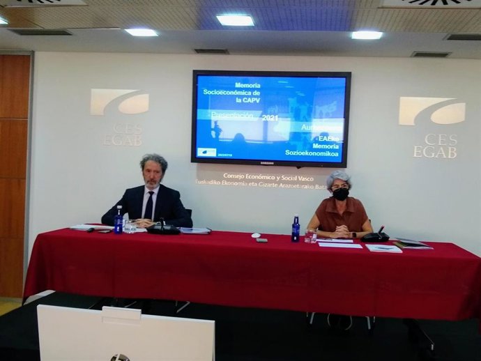 Jon Barrutia y Emilia Málaga, del CES vasco