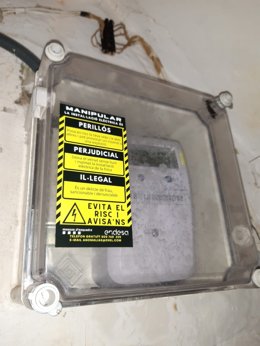 Contador manipulado con una pegatina de la campanya