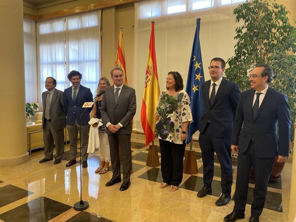 La reunión ha tenido lugar en el Edificio Pignatelli.